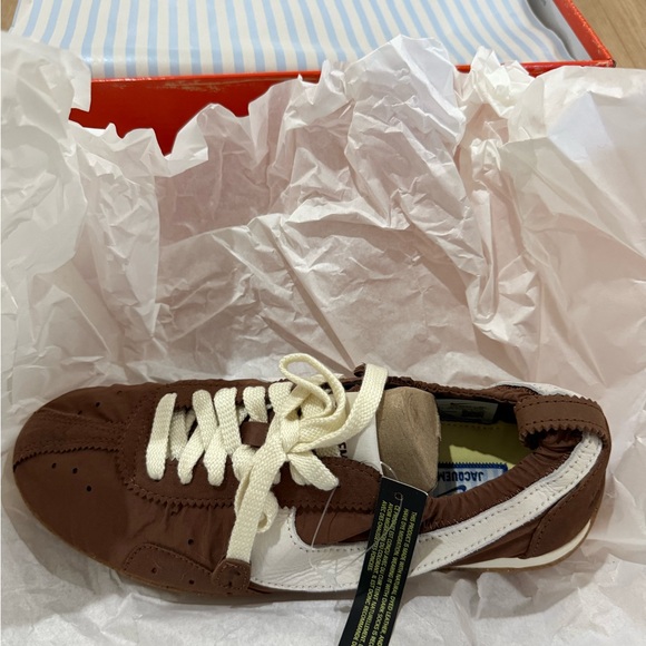 Jacquemus x Nike Moon Shoe Brown - Picture 5 of 6